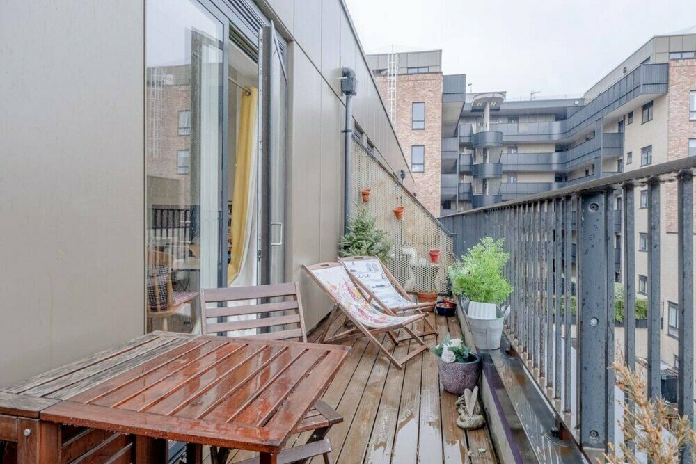 Bright 2 Bedroom Maisonette Near Stratford