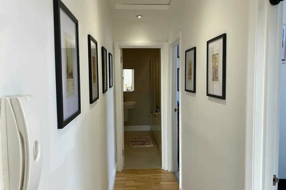 Radiant 2 Bedroom Flat in New Cross - Converted Pub