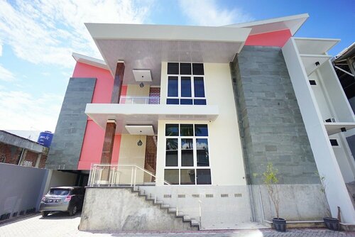 OYO 1290 Felizcha House, Забронировать Отель Вори провинция Северный Сулавеси