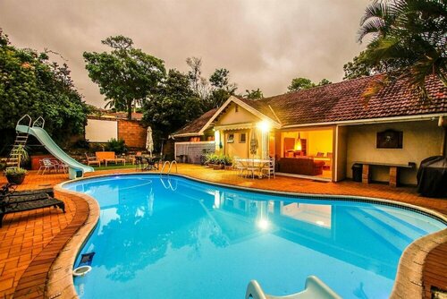 Umhlanga Self Catering Guest House, Забронировать Хостел Хостелы Дурбана, Хостел