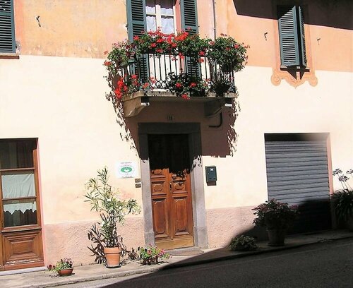 B&B Emanuela, Varaa Bed and Breakfast Gozzano 