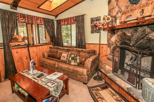 Black Bear Lodge, Book Hotel Hoteller i Big Bear Lake med parkering, Parkering