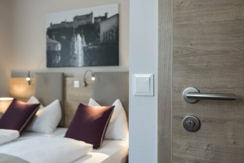 HOTEL max70, Забронировать Отель  