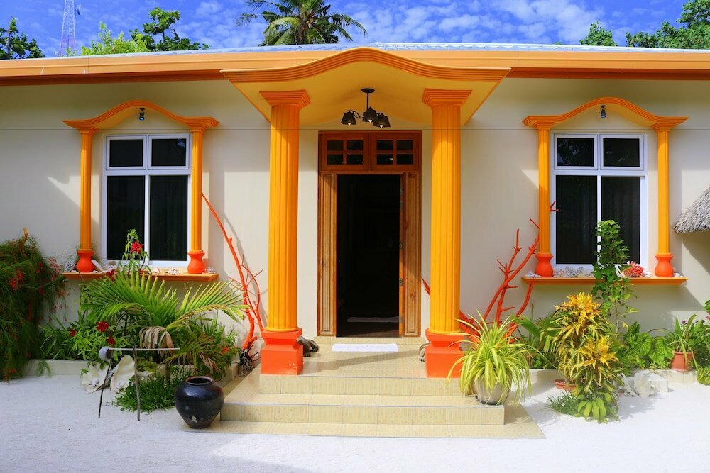 Ras Beach Inn