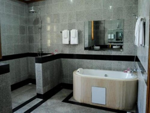 Royal Reward Resort, Prenota Resort Hotel 3 stelle a Pyinoolwin, 3*