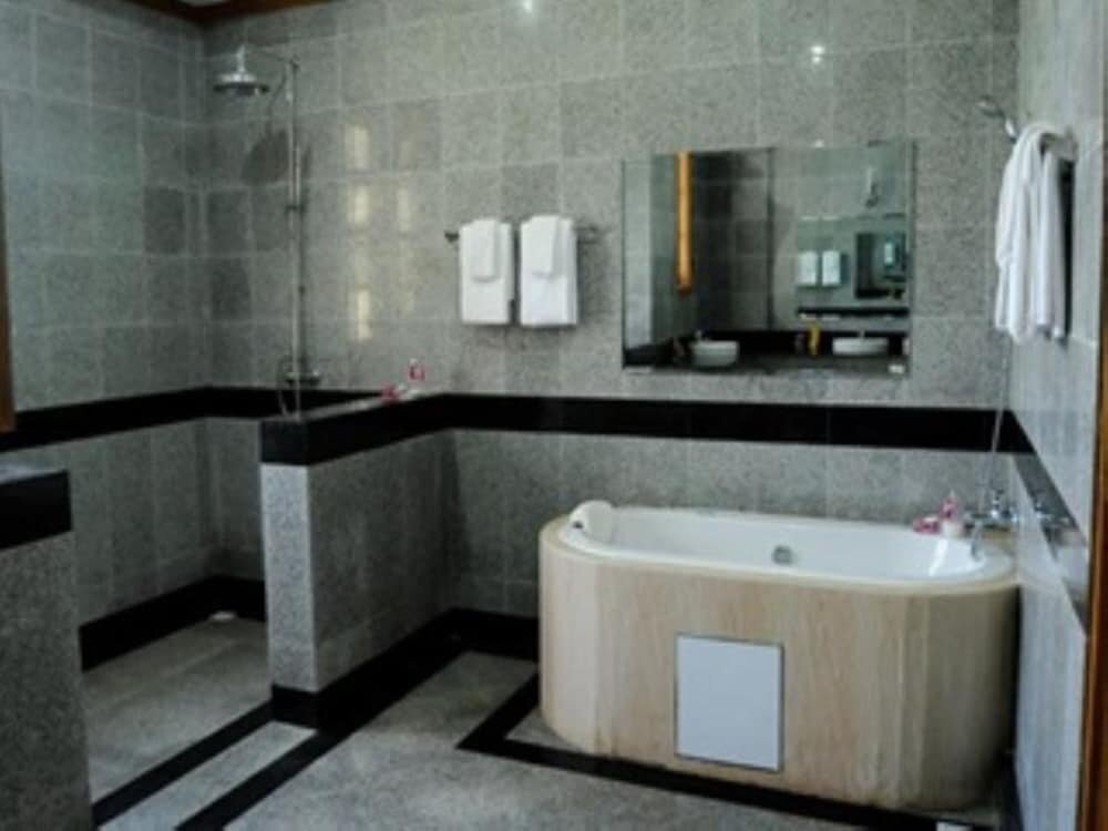Royal Reward Resort