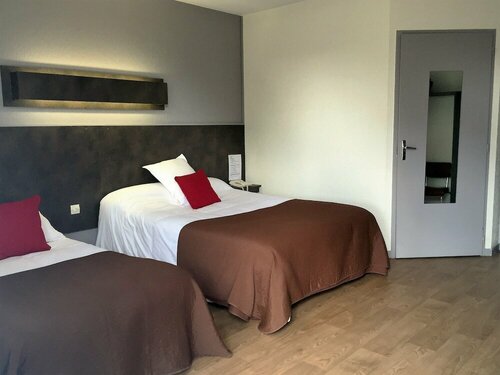 Marjolaine, Book Hotel Roullet-Saint-Estephe Charente