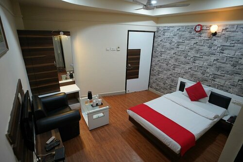 Hotel Gokul, Забронировать Отель Отели Гандхидхам с парковкой, Парковка