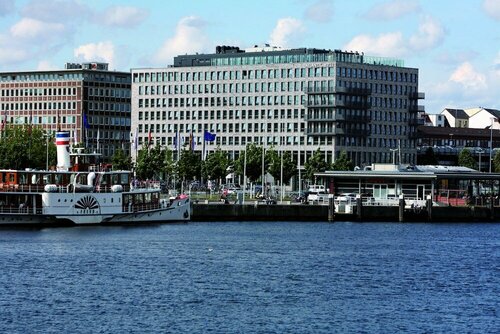 Atlantic Hotel Kiel, Varaa Hotelli Hotellit Schleswig-Holstein uima-altaalla, Uima-allas
