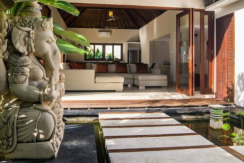 Villa Bon Bon, 100m from Beach, Ideal for Families, Забронировать Вилла Бизнес-отели провинции Бали, 4* 5*