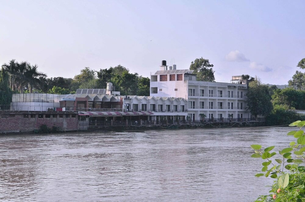 Comfort Inn Coral River Resort, Pathankot
