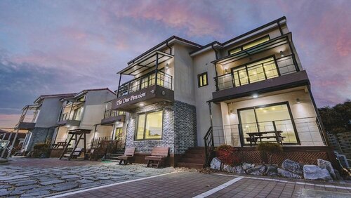 Gyeongju the One Pension - Red, Забронировать Апартаменты/квартира Отели провинции Кёнсан-Пукто с парковкой, Парковка