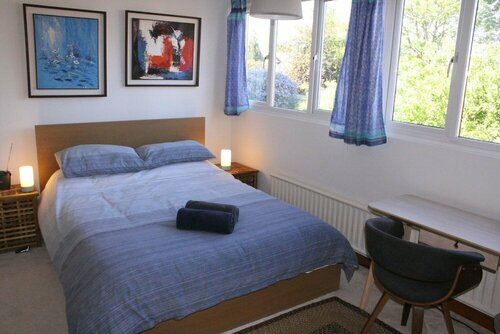 Sandford Meadow Guest House, Забронировать Гостевой дом Отели Котсуолда с парковкой, Парковка