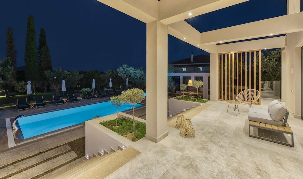 Delight Luxury Villa - Contemporary Elegance & Tranquility, by ZanteWize