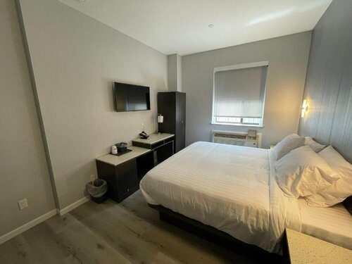 King Hotel Brooklyn Sunset Park, Забронировать Отель Отели Бруклина с парковкой, рядом с Базилика Богоматери Неустанной помощи, Парковка