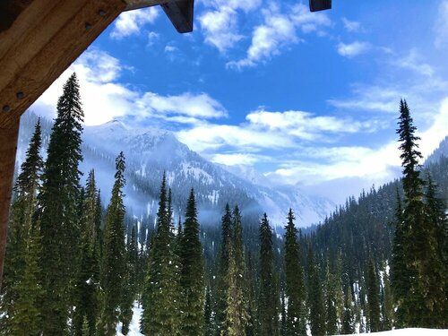 Snowy Mountain Lodge, Забронировать Отель Блу-Ривер Британская Колумбия