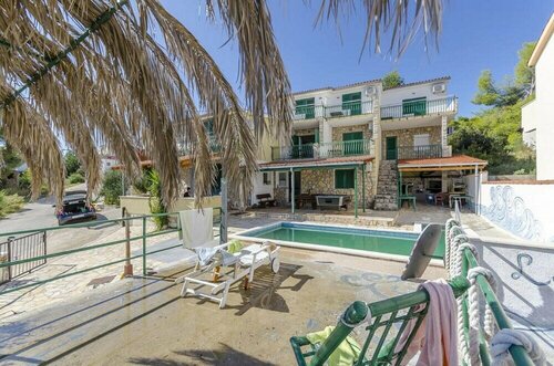 Rina - With Pool - A6