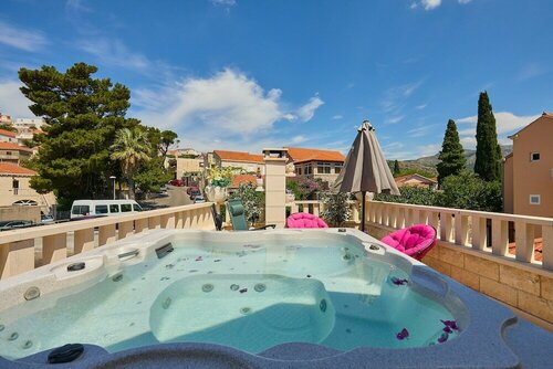 Heavenly Holiday Home, Забронировать Дом для отпуска Отели Региона Дубровника с парковкой, Парковка