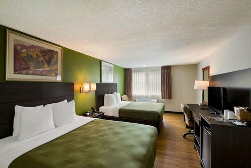 Quality Inn SeaTac Airport-Seattle, Забронировать Отель Отели Ситак с завтраком, рядом с Поле для гольфа "Тайи", Завтраки