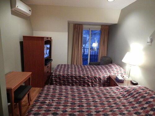 All Days Hostel, Забронировать Хостел Торонто Greater Toronto Area, рядом с Women's College Hospital