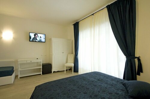 Alangià Inn, Забронировать Отель Отели Рима с парковкой, рядом с Площадь Пьяцца-ди-Пьетро, Парковка