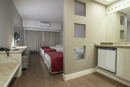 Hotel Victoria Villa Curitiba by Nacional Inn, Забронировать Отель Отели Параны с бассейном, Бассейн