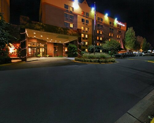 Comfort Inn University Center, Забронировать Отель Фэрфакс 