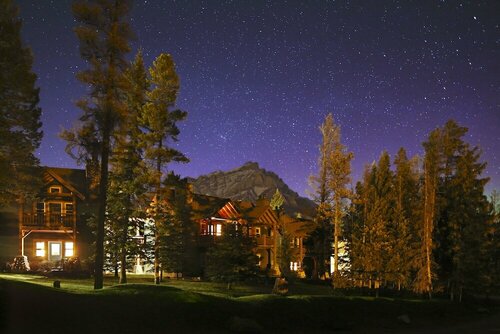 Buffalo Mountain Lodge, Book Hotel Banff Alberta, near The Banff Centre