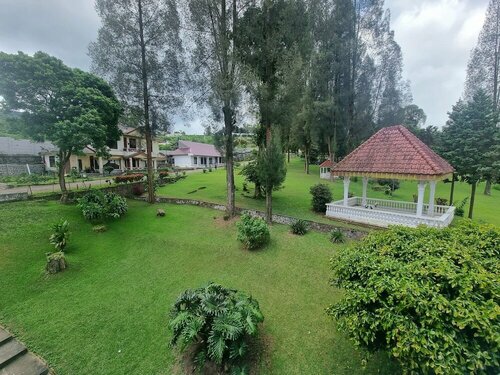 Sibayak Multinational Rest House, Prenota Hotel Hotel a Berastagi con piscina, Piscina
