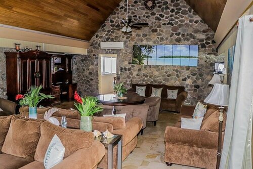 Seven Palms Villa, Забронировать Отель Ранауэй-Бей Трелони