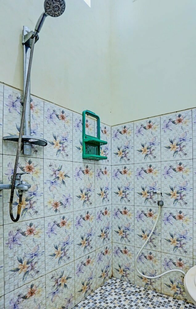 OYO 92387 Ratu Homestay Syariah