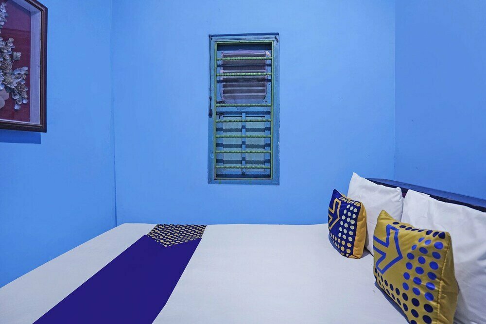 Spot On 91859 Kost Budhe Syariah