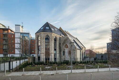 Brentford  St Georges Church, Забронировать Отель Брентфорд Большой Лондон