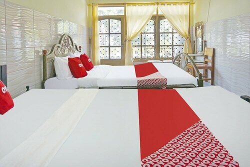 Putih Mulia Homestay Syariah, Prenota Hotel Hotel e alloggi a Lumajang, Hotel