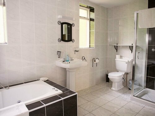 Carrygerry Country House, Book Hotel  