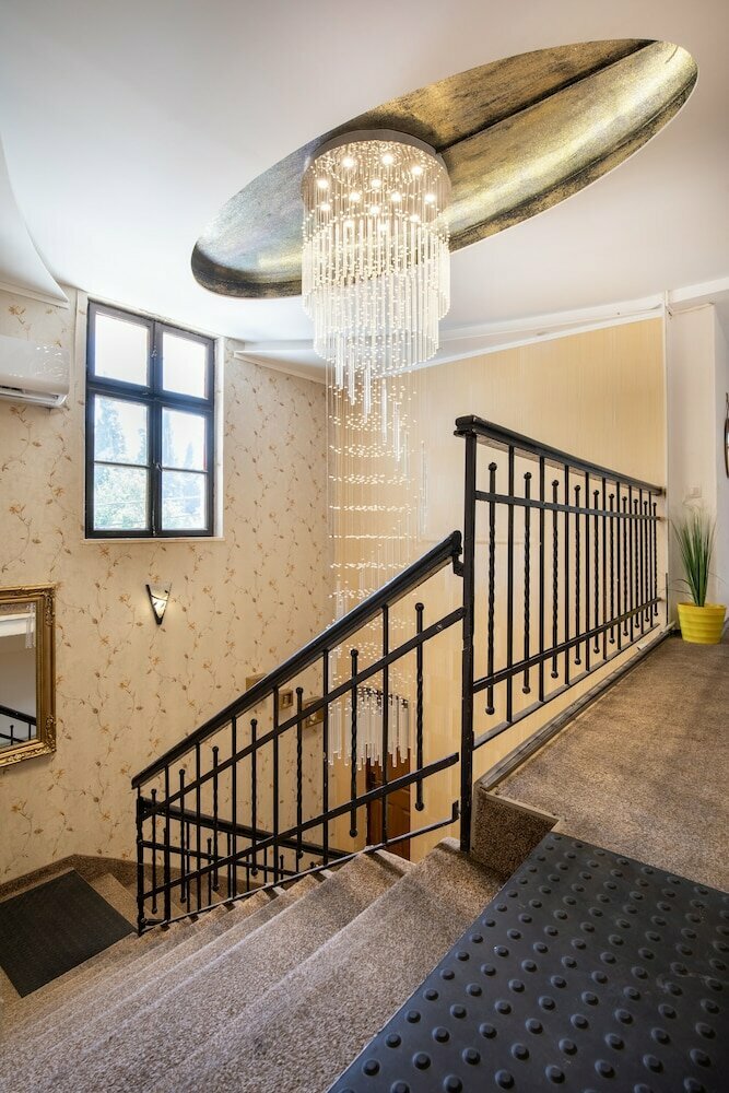 Colony Suites - Levant Apartment