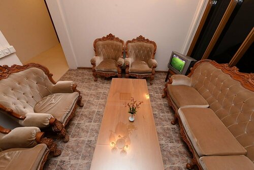 Min Nandar Garden Hotel, Забронировать Отель Танхльин Янгон