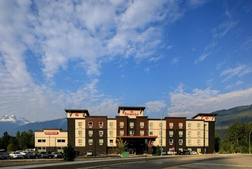 Ramada by Wyndham Revelstoke, Забронировать Отель Отели Ревелсток с завтраком, Завтраки