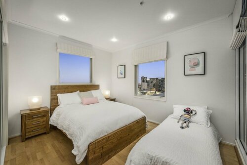 3 Bedroom Inner City Penthouse, Book Hotel Southbank 