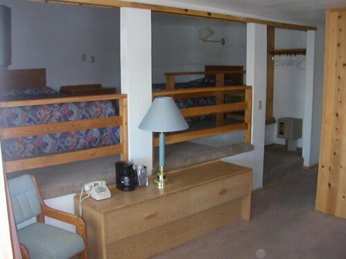 Travelers Lodge, Забронировать Мини-отель Мини-отели Вест-Йеллоустон, рядом с Кинотеатр формата IMAX  Национального географического общества, Мини-отель