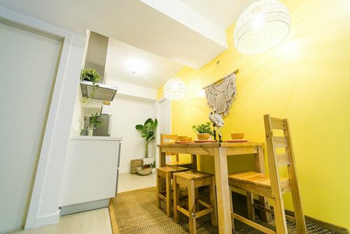 Sabrina's Crib by Azure 2 Bedroom near Airport, Rezerwuj Apartament Hotele w Manila z Basenem, Basen