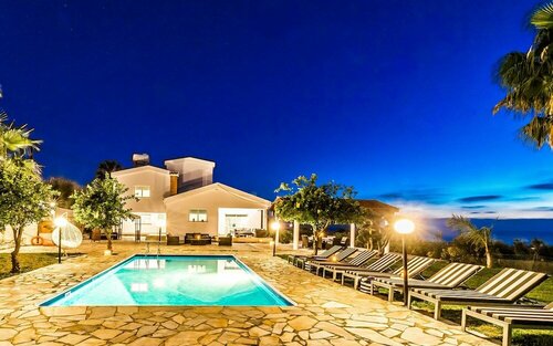 Villa Olivia, Boek Villa Paphos Hotels met een Zwembad, Zwembad