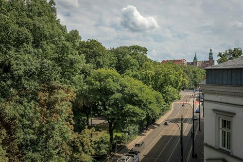 Modern View of Planty Park, Забронировать Отель Отели Кракова 3 звезды, рядом с Новая галерея, 3*