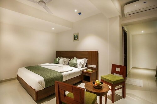 Hotel Navarathna, Забронировать Отель Aluva штат Керала