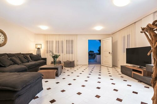 Damma Beachfront Luxury Villa, Забронировать Вилла Коттеджи Камари, Коттедж