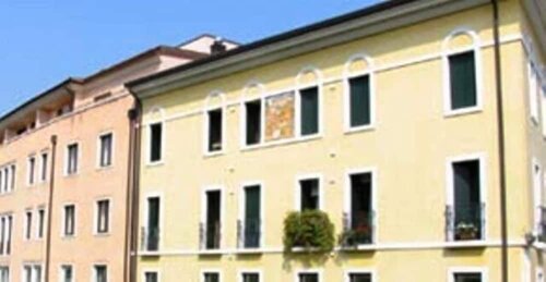 Hotel Due Leoni, Забронировать Отель Сачиле 