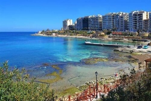 Spacious Apartment Steps to the Promenade, Reservar Apartamento Il-Gżira Malta