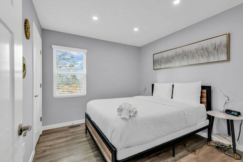 Spacious 3BR House in Charlotte, Забронировать Апартаменты/квартира Апартаменты Шарлотт, Апартаменты/квартира