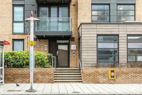 Stunning Brentford Penthouse, Забронировать Апартаменты/квартира Отели Большого Лондона с парковкой, Парковка