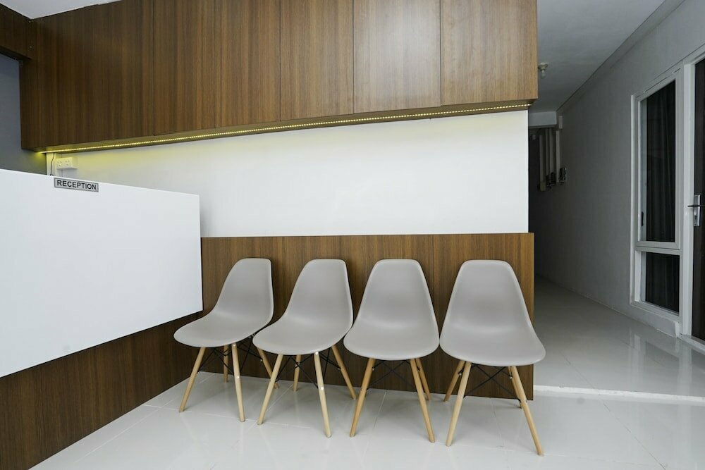 Oyo 1985 F7 Residence